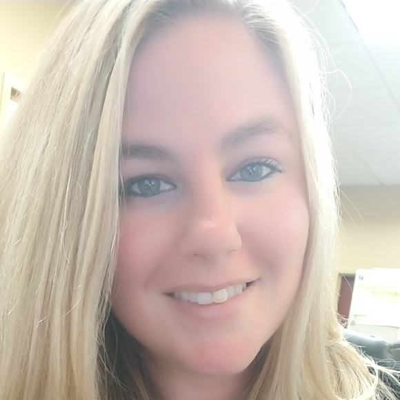 Meet your Posher, Brittanie - Picture 3 of 3